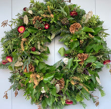 Load image into Gallery viewer, Traditional Christmas wreath
